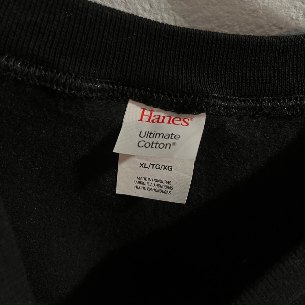 HWLF | Black Crewneck with Yellow Heart Graphic NWOT Size XL - Picture 4 of 4